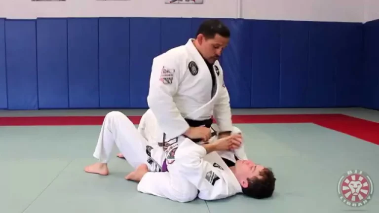 Comment Progresser en Position de Montée en Jiu-Jitsu Brésilien : Techniques et Conseils